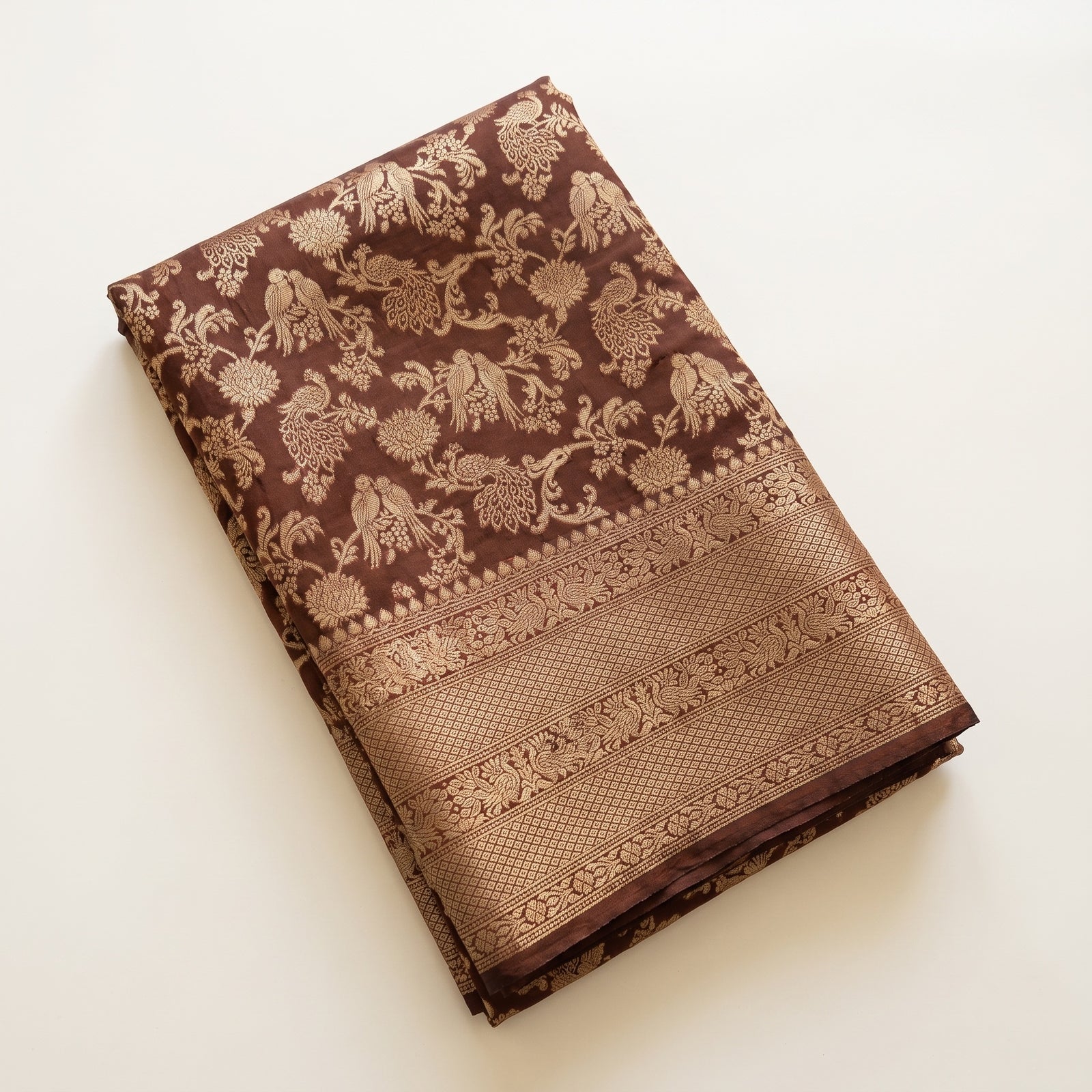 Pallu draped over shoulder showing detailed woven border