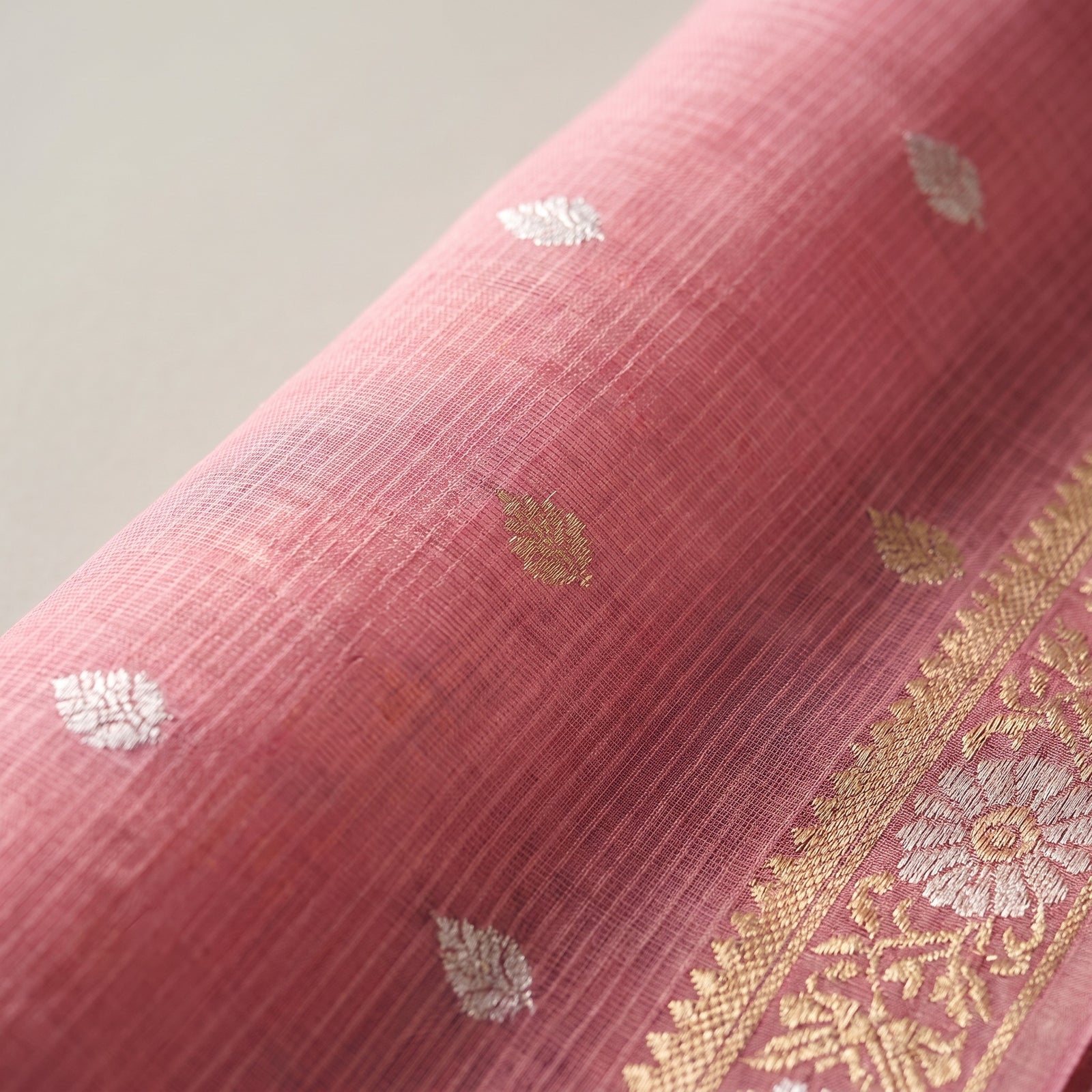 Spread view of the ornate zari pallu design